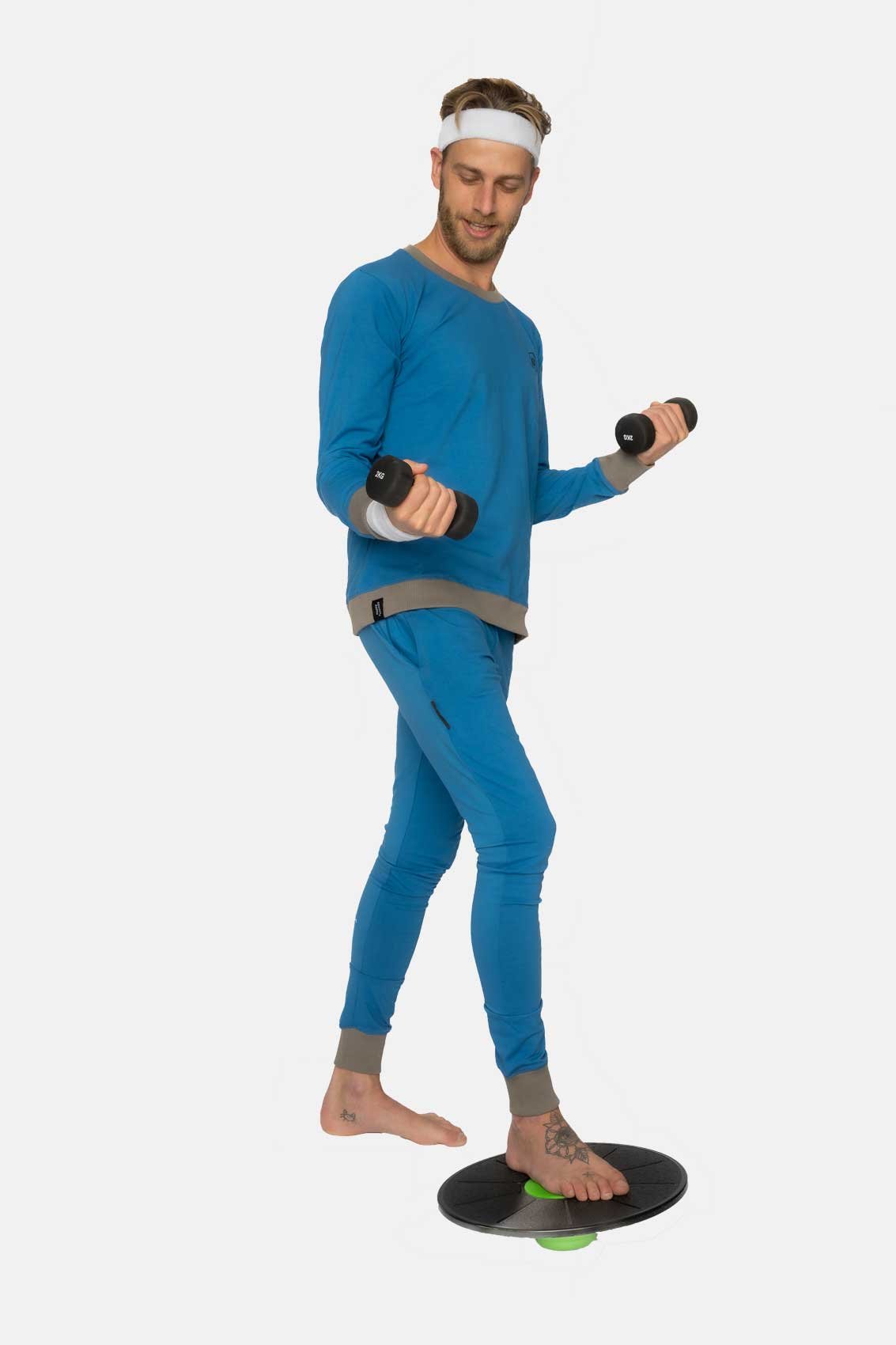 In een pyjama sporten